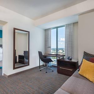 One-Bedroom King Suite